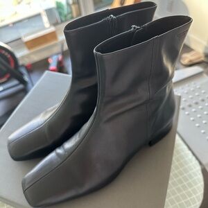Mona square-toe leather boots
Women